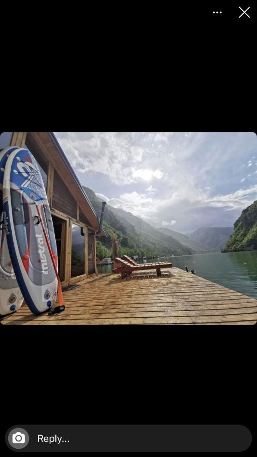 Lake House Perucac Rastiste Екстериор снимка